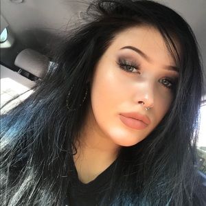 Meet your Posher, Raven